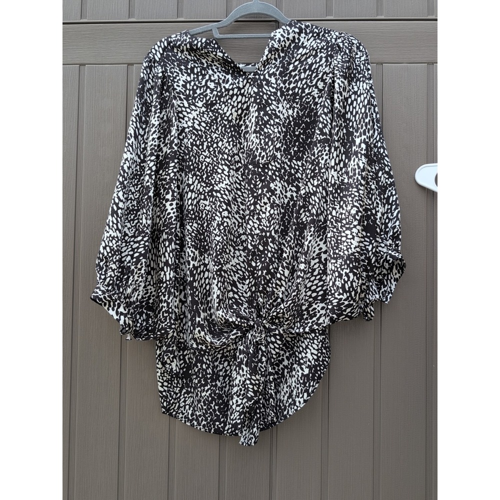 Chicos‎ Womens pretty black white animal print Blouse Sz 0 Tie 3/4 Sleeve Blouse
